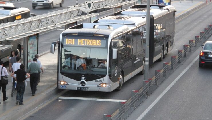 İstanbul’da Metrobüs Arızası!