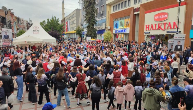 Edirne’de Geleneksel Sporlar ve Halk Oyunlarından Renkli Görüntüler