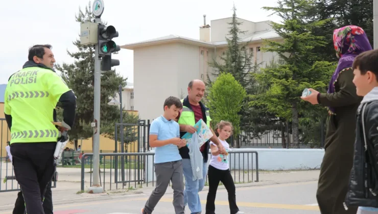 Bolu’da Trafik Denetimlerinde Çarpıcı Olay: Minik Öğrenciye Yol Vermeyen Sürücüye Cezai İşlem