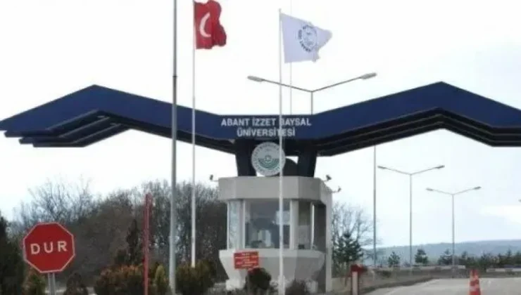Dekanlık Kararı Mezuniyet Töreninde Tepki Çekti