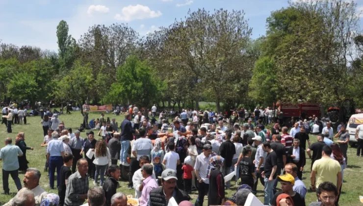 Dedeler Köyünde Geleneksel Hacet Bayramı Coşkusu
