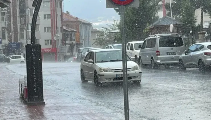 Bolu’da Aniden Değişen Hava: Sokaklar Göle Döndü!