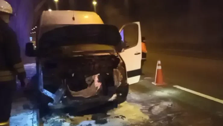 Bolu Dağı Tüneli’nde Minibüs Yangını Paniğe Neden Oldu