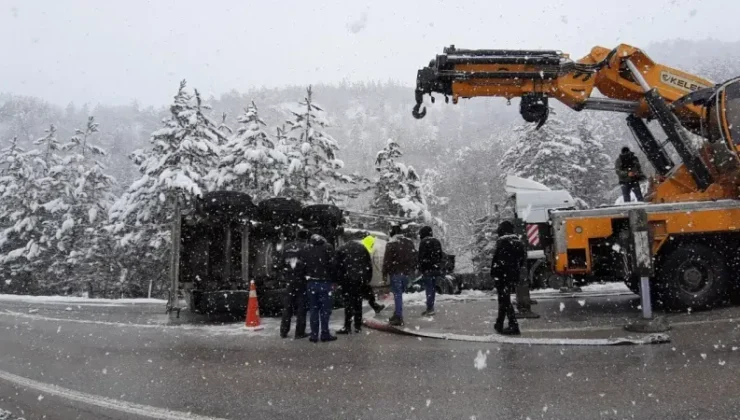 Bolu’da Kar Kazası: Sürücü Hastaneye Kaldırıldı