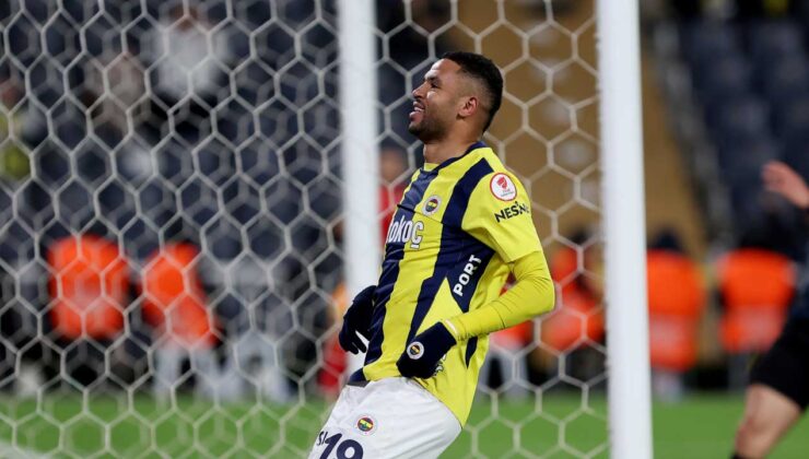 Fenerbahçe, Erzurumspor’u 5-0 ile geçerek liderliğini sürdürdü!