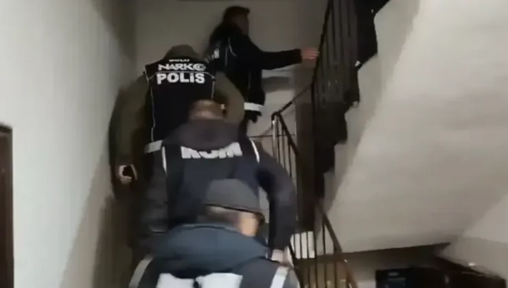 Sınır dışı edilen 15 kaçak göçmen gelişmesi!