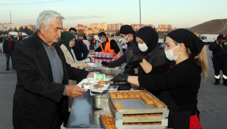 Yenimahalle’de Birlikte İftar Duası ve Paylaşım