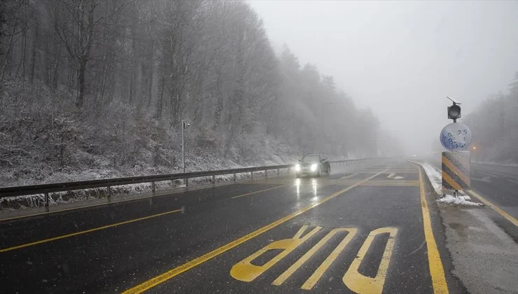 Bolu Dağı’nda Kar Yağışı Ulaşımı Olumsuz Etkiliyor