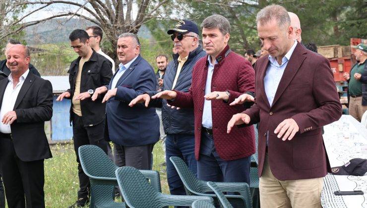 Vali Bakan, Köylülerle Yağmur Duası Etkinliğine Katıldı