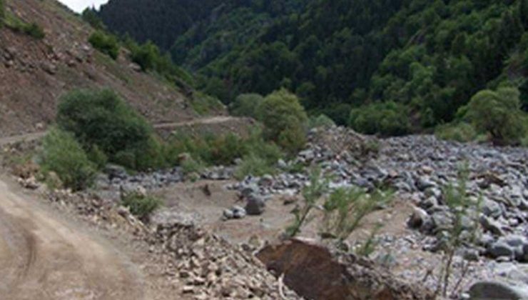 Artvin’de Heyelan: Yol Tekrar Kapandı!