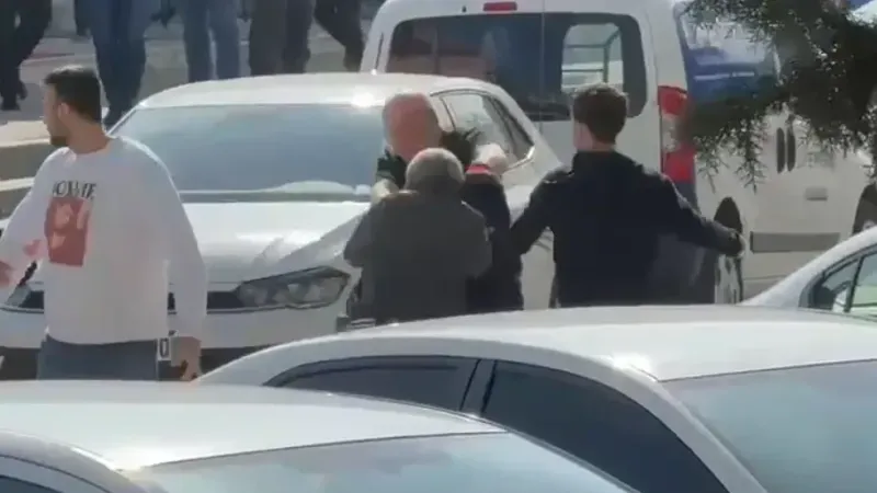 Sağlık Mahallesi’nde Kavga: Sokaklar Sarsıldı!