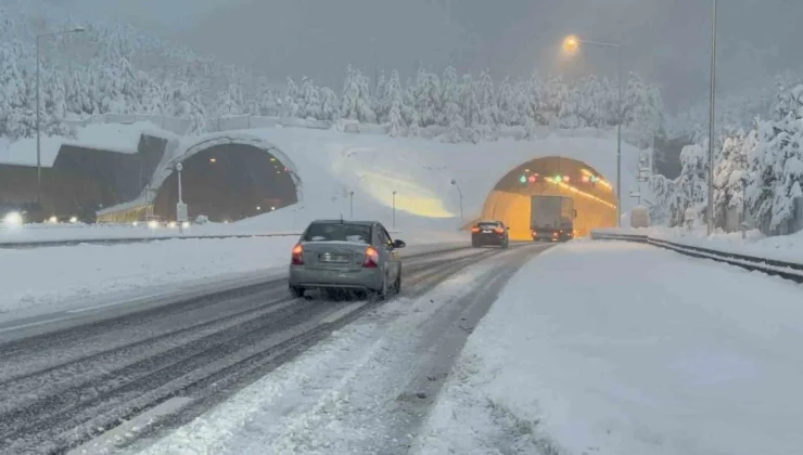 Bolu Dağı’nda Zincirleme Kaza: İstanbul Yolu Kapandı