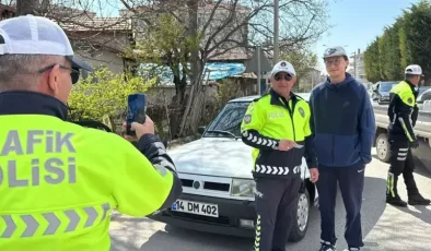 Genç Sürücünün İlk Denetimdeki Eğlenceli Talebi