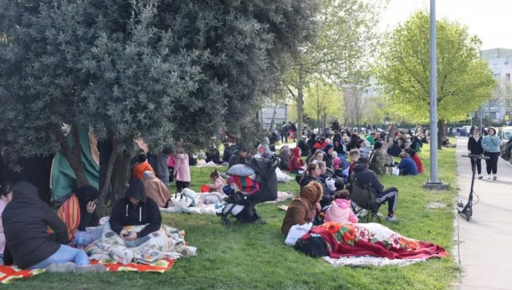 İstanbul’da Deprem Sonrası Açık Alanlarda Geceleme Süreci