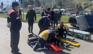 Çaydurt Kavşağı’nda motosiklet-hafif ticari kaza!