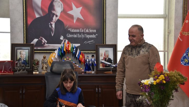 Kars’ta Öğrenci, Emniyet Müdürü Koltuğunu Devraldı!