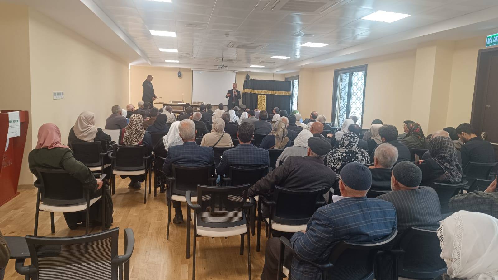 Kars’ta Hacı Adaylarına Eğitim Semineri Düzenlendi