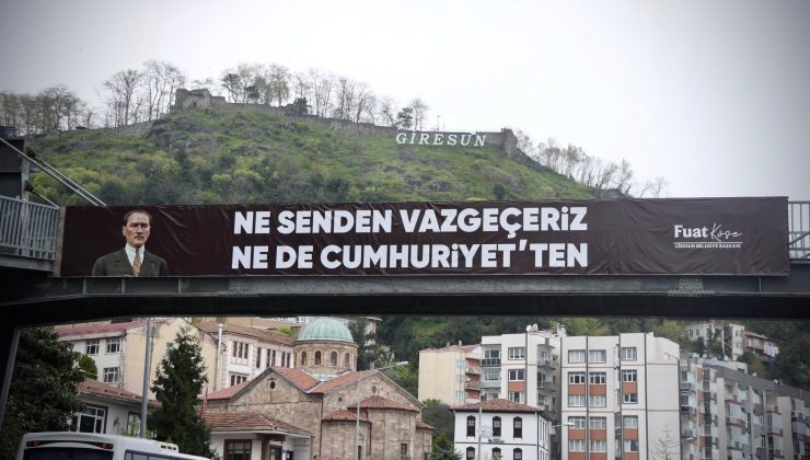 Giresun Üst Geçitleri Atatürk Pankartlarıyla Süsleniyor