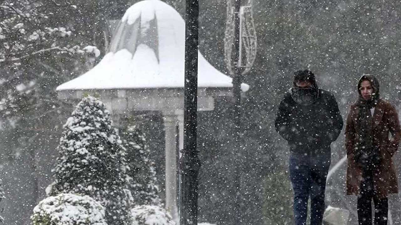 Ankara’da Kar Yağışı Nedeniyle Eğitime Ara Verildi!