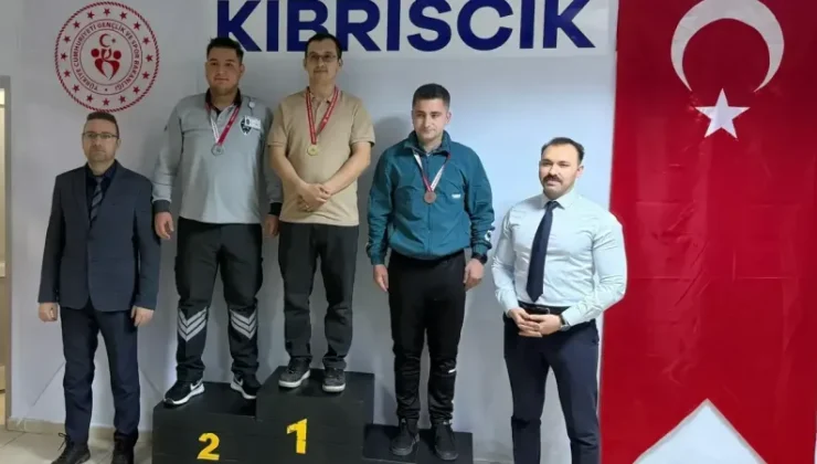 Kıbrıscık’ta Bilek Güreşi Turnuvası Heyecanı!