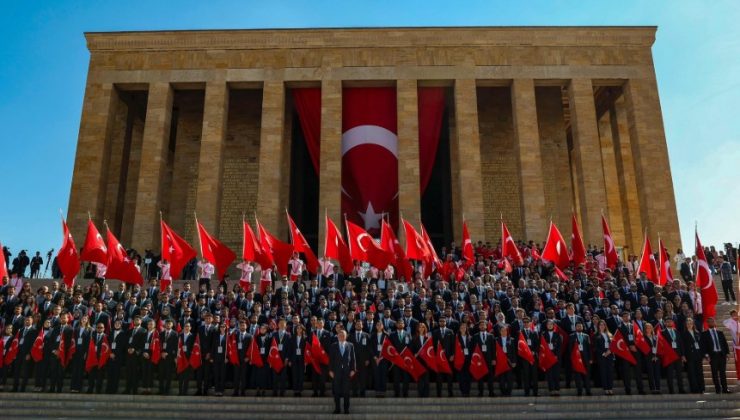 19 Mayıs Coşkusuyla Anıtkabir’de Anma Töreni