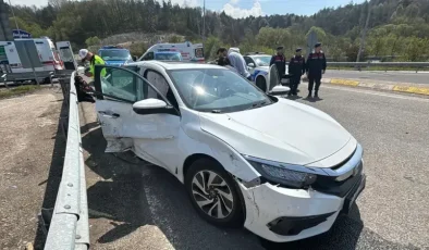 Kavşakta Büyük Kaza: Araçlar Savaş Alanına Döndü