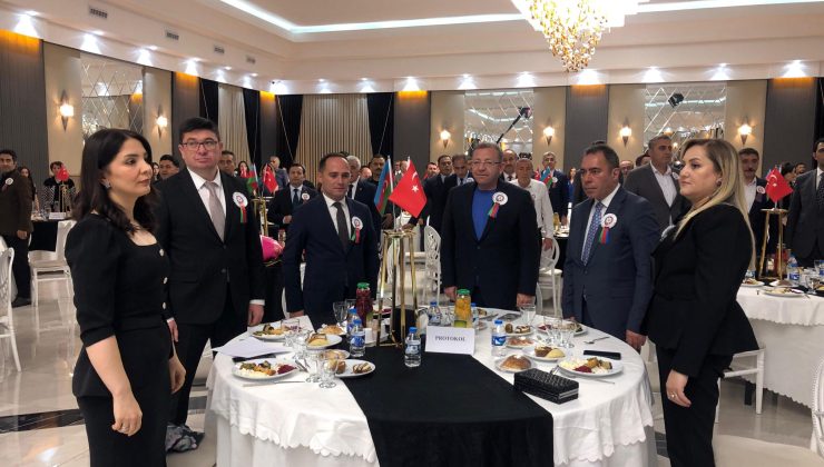 Kars’ta Azerbaycan Bağımsızlık Günü Coşkuyla Kutlandı!