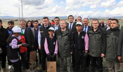 Kars’ta Meyve Ormanı Fidan Dikimi Etkinliği Gerçekleşti!