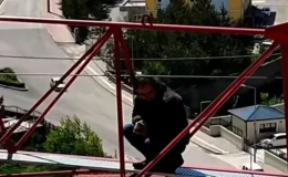 İşçiler Kule Vinçte İntihar Girişiminde Bulundu!