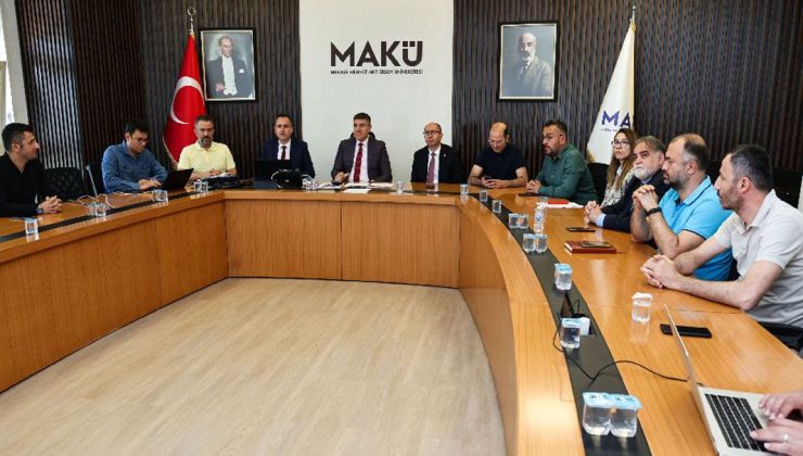 MAKÜ Kariyer Okulu Mezunları İş Hayatına Adım Attı