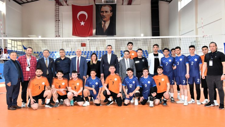 Şalpazarı Yüksekokulu Voleybol Finaline Yükseldi!