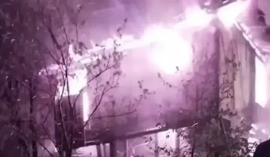 Köydeki Yangın: Evin Alev Alev Yanması Panik Yarattı