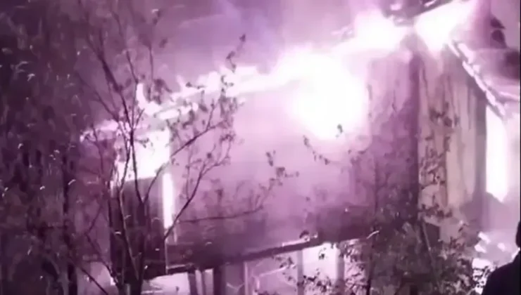Köydeki Yangın: Evin Alev Alev Yanması Panik Yarattı