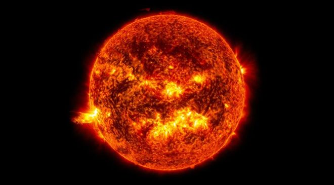 Jeomanyetik Fırtına: Elektrik Kesintileri ve Kuzey Işıkları!