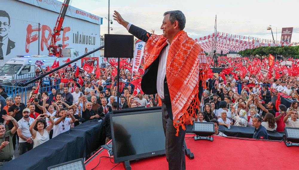 Özgür Özel: İmamoğlu’na Sahip Çıkıyoruz!