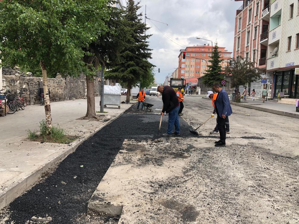 Kars’ta Yol Yenileme Çalışmaları Hızlandı!