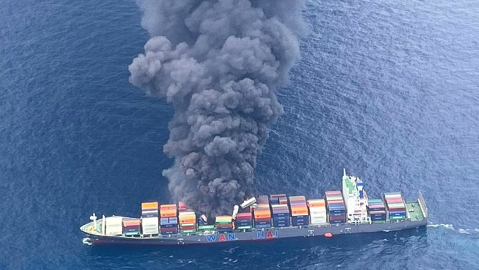 Kerala’da Yük Gemisinde Yangın: 4 Kayıp Denizci