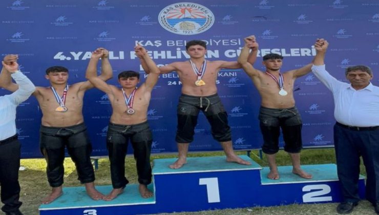 Kaş’taki Güreşlerde Yüksekovalı Sporcuların Başarısı!