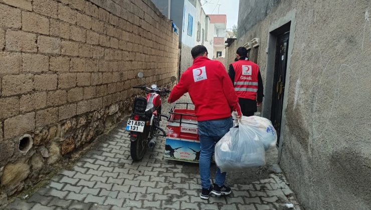 Kızılay, Mardin’de 8.100 Kıyafet Dağıttı!